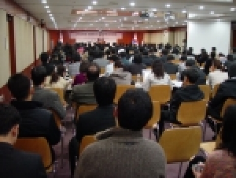한국정보사회진흥원은 지난 8일, 서울 무교청사에서 “2006년 하반기 경영혁신대회”를 개최하고, 21세기 지속가능경영의 핵심으로 떠오른 ‘혁신’과 ‘윤리경영’을 다짐했다.