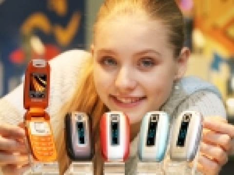 삼성전자, 러시아에서 여성 전용 ‘아쿠아 슬림폰’ 출시