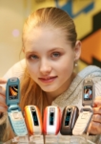 삼성전자, 러시아에서 여성 전용 ‘아쿠아 슬림폰’ 출시