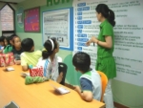카시오 전자사전은 2006년 연말을 맞이하여 그간 고객들의 성원과 사랑에 보답하고자, 초등학생 3,4,5,6학년을 대상으로 2007년 2월 10일에서 11일까지 이틀간 서울영어마을 풍납캠프에서 무료체험 이벤트를 실시한다고 밝혔다.