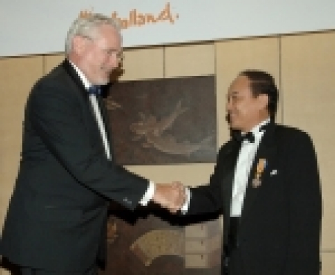 좌로부터 주한 네덜란드 한스 하인스브룩(Dr, Hans Heinsbroek)대사, KOTRA 홍기화사장
