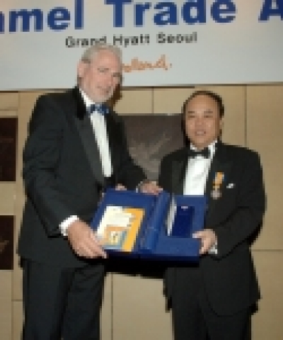 좌로부터 주한 네덜란드 한스 하인스브룩(Dr, Hans Heinsbroek)대사, KOTRA 홍기화사장
