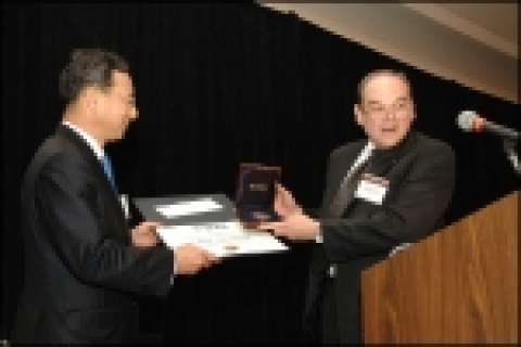 12일(현지시간) 샌프란시스코 힐튼호텔에서 삼성전자 황창규 사장이 전기·전자 기술자 협회(IEEE;Institute of Electrical and Electronics Engin