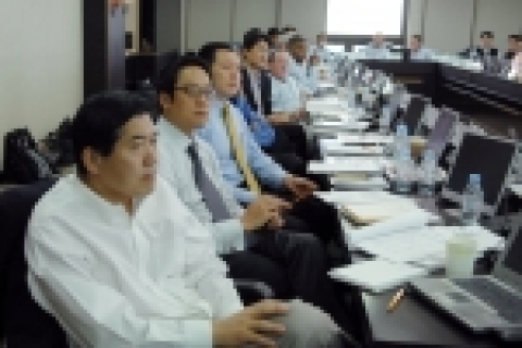 좌측부터 GE머니 아시아 총괄대표 요시아키 후지모리(Yoshiaki Fujimori), 현대카드 현대캐피탈 정태영 사장,GE머니 CMO(마케팅담당) 단 할소노(Dan Harsono