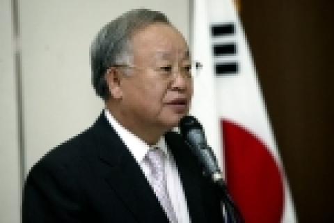 전국 70개 상공회의소 회장단은 15일 오후 부산 누리마루 APEC 하우스에서 개최된 ‘전국상공회의소 회장회의’에서 한미 FTA 협상의 조속한 타결을 지지한다는 내용의 공동성명을 