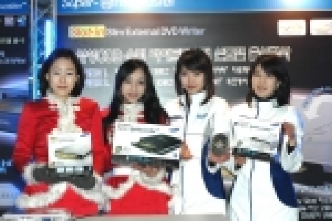 TSST(대표 황인섭)는 라이트마스터 신모델 출시 기념으로 서울 용산 선인상가에서 '라이트마스터 신모델 출시 로드쇼'를 진행하며, 외장형 슬림 ODD(SE-T08