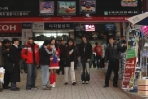 TSST(대표 황인섭)는 라이트마스터 신모델 출시 기념으로 서울 용산 선인상가에서 '라이트마스터 신모델 출시 로드쇼'를 진행하며, 외장형 슬림 ODD(SE-T08