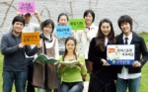 신한은행(www.shinhan.com 은행장 申相勳)은 “21일부터 대학생 전용 상품인 『Tops캠퍼스플랜 저축예금』을 판매한다”고 밝혔다.