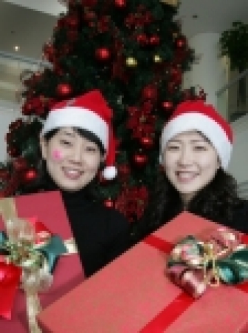 하나로텔레콤은 크리스마스와 연말연시를 맞아 <하나TV>를 통해 인기 드라마‘CSI’시리즈를 시즌별로 제공하며, 가족과 연인이 함께 즐길 수 있는 ‘빅스페셜’ 특집관도 운