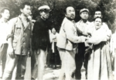 정창화 감독의 67년작 <돌무지>