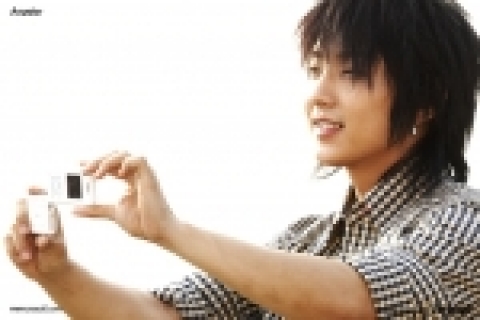 애니콜의 대표 모델 이효리와 숨겨놓은 춤 실력을 공개한 이준기, ‘뉴페이스’ 박봄 등 이 시대 젊은이들의 이야기를 담은 애니스타는 애니콜랜드에 공개된지 불과 1주일만인 28일 뮤직