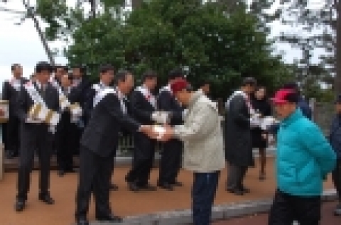 부산은행(은행장 이장호 www.pusanbank.co.kr)은 2007년 1월 2일, 오전 7시 20분부터 은행장을 비롯한 전 임원, 본부팀장, 해운대지역 영업점장이 참석한 가운데