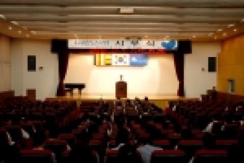 동국대 일산병원 이석현 의무원장이 신년사를 하고 있다.