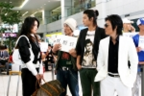 ‘조폭마누라3’ 새해에도 웃음폭탄, 서기 현영의 배꼽잡는 메이킹 공개