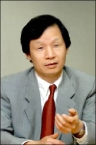 KT(대표 남중수, www.kt.co.kr)는 최두환(52세) 네오웨이브 전 대표를 신사업부문장으로 영입했다고 4일 밝혔다.