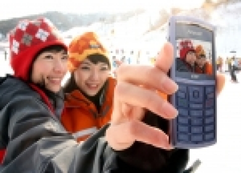 삼성전자가 본격적인 스키 시즌을 맞아 하얀 설원이 펼쳐진 스키장에서 울트라에디션을 주제로 한 다양한 이벤트를 펼치고 있다. 휘닉스 파크 스키 하우스에 설치된 울트라에디션 전시장에서