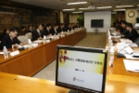 한국관광공사(사장 김종민)는 금일(15일) 관광공사 16층 대회의실에서 KATA(한국일반여행업협회, 회장 정우식) 인바운드 여행업계 대표단과‘2007년 700만명 외국인 관광객 유