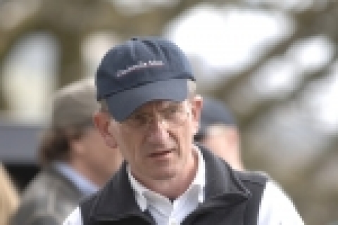 크리스 누난 감독 
