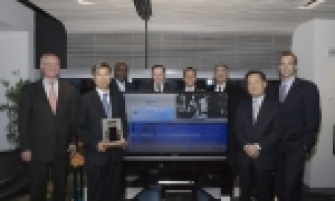 삼성전자는 뉴욕 맨하탄 타임워너센터 빌딩내 삼성익스피어리언스에서 타임워너사와의 제휴을 통해 삼성전자의 '오픈 케이블 응용 플랫폼' (OCAP:Open Cable 