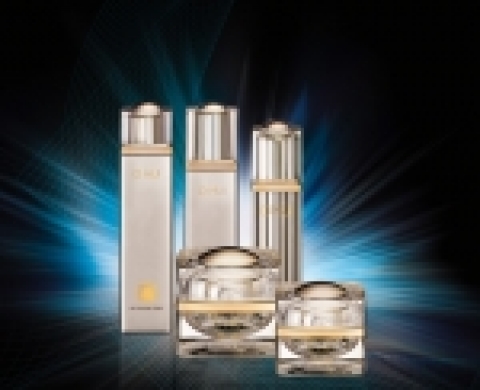 LG생활건강은 백화점 명품 스킨케어 라인 ‘오휘 더 퍼스트’를 출시한다. 