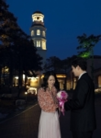 메이필드호텔의 이탈리안 레스토랑 `라페스타’에서는 식상한 발렌타인데이 이벤트가 아닌 이색적인 프로포즈를 계획하는 연인들을 위해 2월 14일 특별한 서비스를 마련한다.