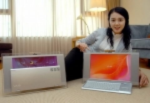 소니 코리아가 데스크톱과 노트북의 장점을 모아 만든 새로운 컨셉의 “보드PC” ‘바이오 type L’ 1종(VGC-LA38L)을 선보였다. 접이식 키보드를 탑재한 15.4인치 와이