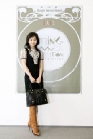 영국 정통 브리티시 브랜드 「닥스」여성복은  이번 봄 시즌부터 트렌디한 제품으로 구성된 “영 라인(Young Line)”을 본격 출시한다.