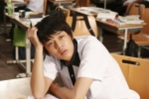 유아인