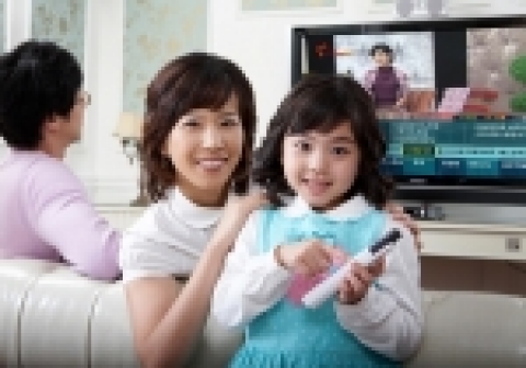 하나로텔레콤(대표: 박병무, www.hanaro.com)은 TV포털 <하나TV>를 통해 원하는 시간에 마음대로 골라보는 쇼핑 프로그램 ‘하나TV 쇼핑’ 서비스를 개시하는