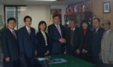 한국일반여행업 협회(KATA)를 방문한 주한외국관광청 협회 임원단 –(사진 맨 왼쪽부터) 김영수 사무처장 (KATA), 윤영귀 상임 부회장(KATA), 김연경 안토르 사