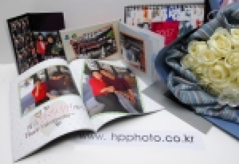 한국HP는 졸업시즌과 함께 발렌타인데이를 맞아 온라인 사진인화 서비스 사이트인 HP포토(www.hpphoto.co.kr)를 통해 포토북 서비스 가격을 대폭 할인하고 이벤트 참가자를