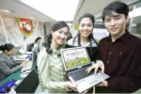 KT는 졸업, 입학시즌을 맞아 ‘KT WiBro 페스티벌’을 펼친다. 가입하는 고객에게는 가입비면제와 1개월 무료 이용 등 다양한 혜택을 제공한다.