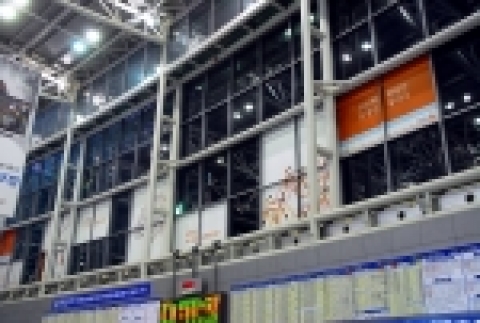 ING생명은 대중교통의 허브이자 한국의 역사가 숨쉬는 서울역에 ‘사람’이라는 주제로 대중과 호흡하고자 대형 문화 프로젝트를 진행한다.