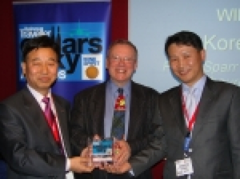 대한항공이 2월 13일 오후(영국 현지시각) 런던에서 개최된 세계 최고 권위의 항공사 와인 경연대회인 ‘천상의 와인 2006’(셀러스인더스카이 2006; Cellars in the