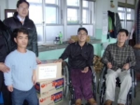 금산장애우평등학교 생필품 전달장면