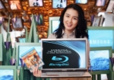 삼성전자가 국내 최초로 블루레이(Blu-Ray) 드라이브를 내장한 노트PC를 개발하여 이 달 말 출시한다.