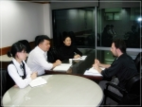 원어민 강사 영어회화 수업장면