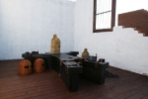 독립기념관에 재현 복제된 고문형구류(용수, 물고문 틀, 족쇄)