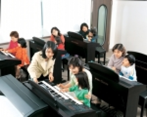 야마하음악교실 &#8211;50년 이상의 오랜 역사에서 비롯된 노하우와 특별한 음악교육 시스템을 바탕으로 세계적인 음악가들을 탄생시켜온 음악 전문 교육기관이다. www.yamahaschool.co.kr