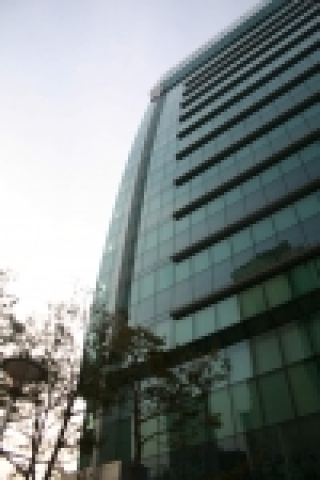 이전하는 상암동 DMC산학협력연구센터 외관