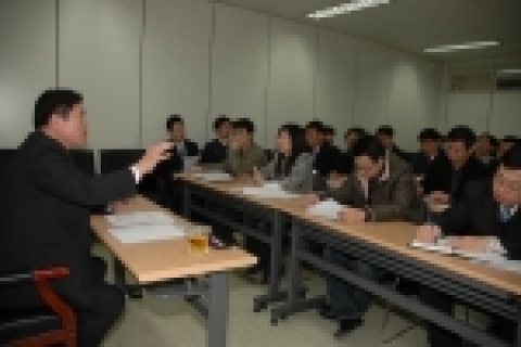 경기도 제2소방재난본부는 기존다중이용업소의 소방시설 조기완료를 위해 각 소방서 담당자들이 참석한 가운데 3월8일 10시에 토론과 지침 설명회를 가졌다.