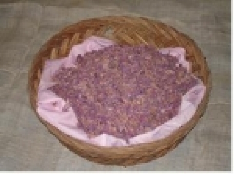 꽃술을 제거한 뒤 건조한 진달래꽃