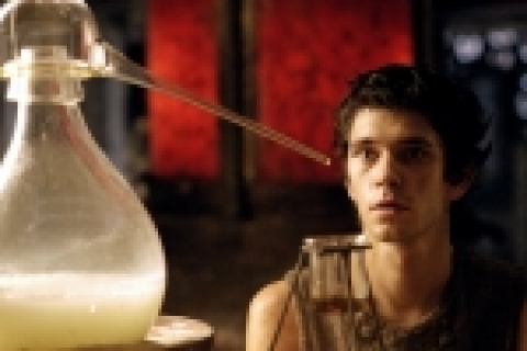 <향수>의 천재적인 후각의 소유자 ‘장 바티스트 그르누이’ 