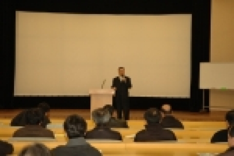 류소현 경기도 제2소방재난본부장이 방화관리자 강습수료생을 대상으로 소방정책방향에 대해 특강을 실시했다 