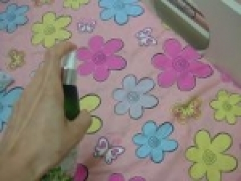 침구류에는 아토세이프 섬유청정 스프레이를 뿌려주어 집먼지 진드기 및 세균을 제거해준다.