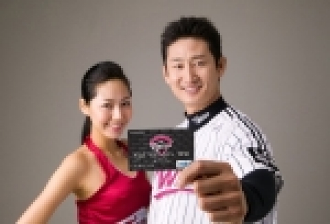 LG카드(www.lgcard.com)와 신한카드(www.shinhancard.com)는 LG트윈스와 제휴해 국내 최초의 프로야구단 제휴카드인 ‘LG트윈스 제휴카드’를 각각 출시한다