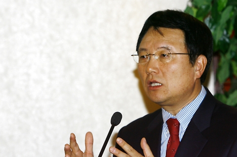 2007 세빗에서 기자간담회를 갖고 비전을 설명하고 있는 삼성전자 디지털미디어총괄 박종우 사장