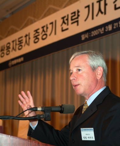 쌍용자동차는 21일 웨스틴 조선호텔에서 새로운 기업비전과 중장기 발전 전략에 대한 기자간담회를 가졌다. 이날 쌍용자동차 필립 머터우(Philip Murtaugh) 대표이사는 