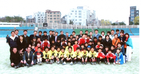 문래중학교 교직원, 축구부 임원 및 선수들 사진
