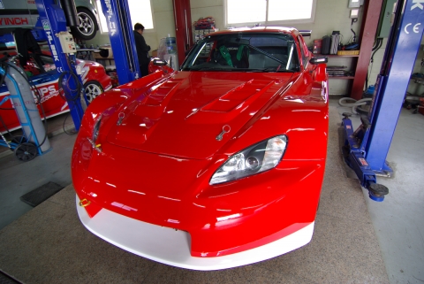 GTM 제1전 출전팀 중 하나인 "펠롭스팀"의 S2000GT카의 모습